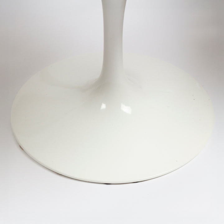 Set of 8 Vintage Saarinen Tulip Dining Chairs