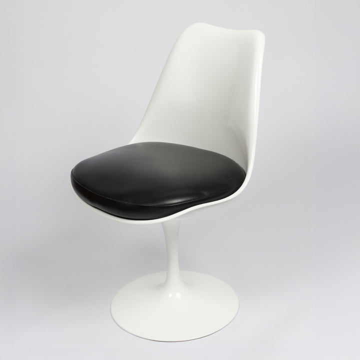 Set of 8 Vintage Saarinen Tulip Dining Chairs