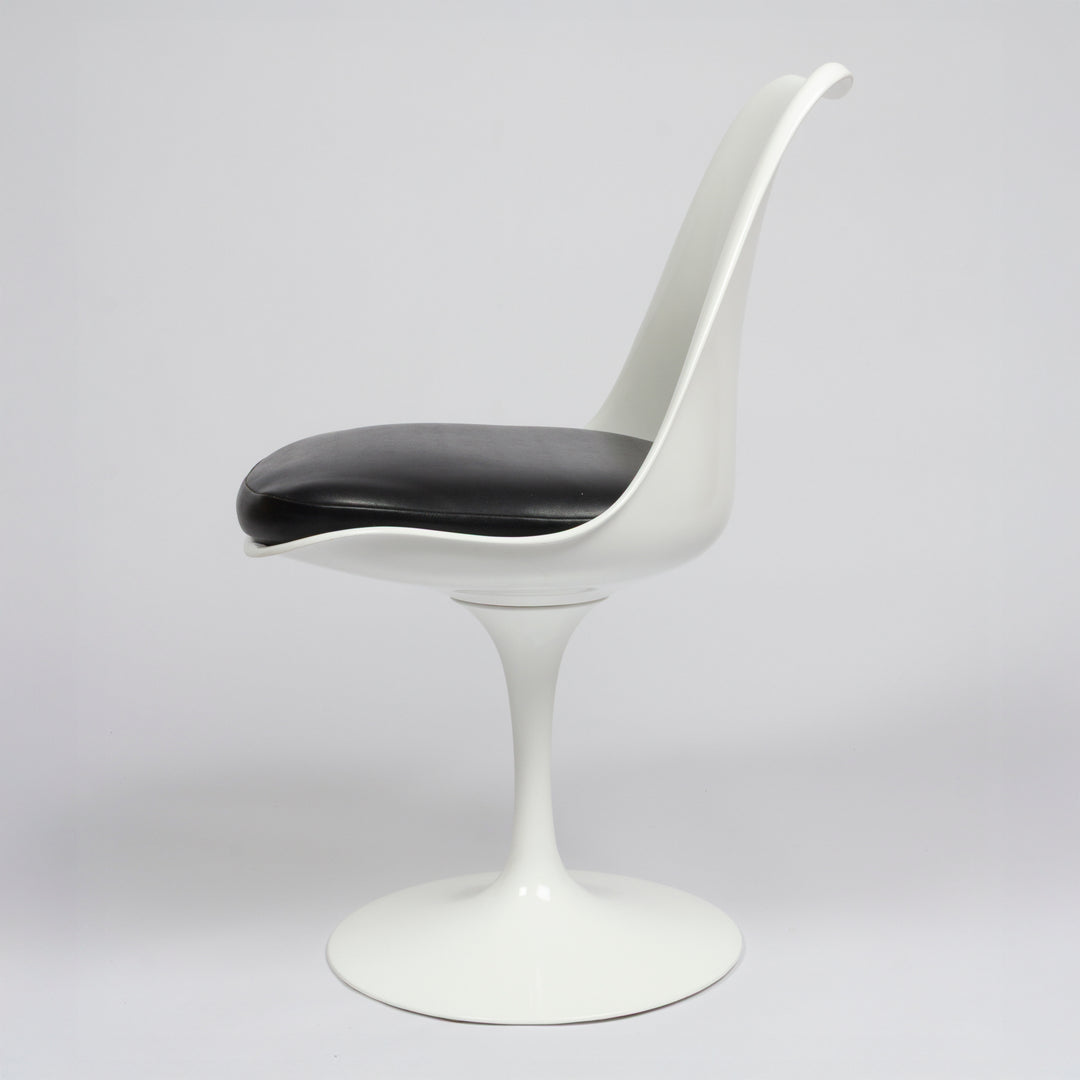Set of 8 Vintage Saarinen Tulip Dining Chairs