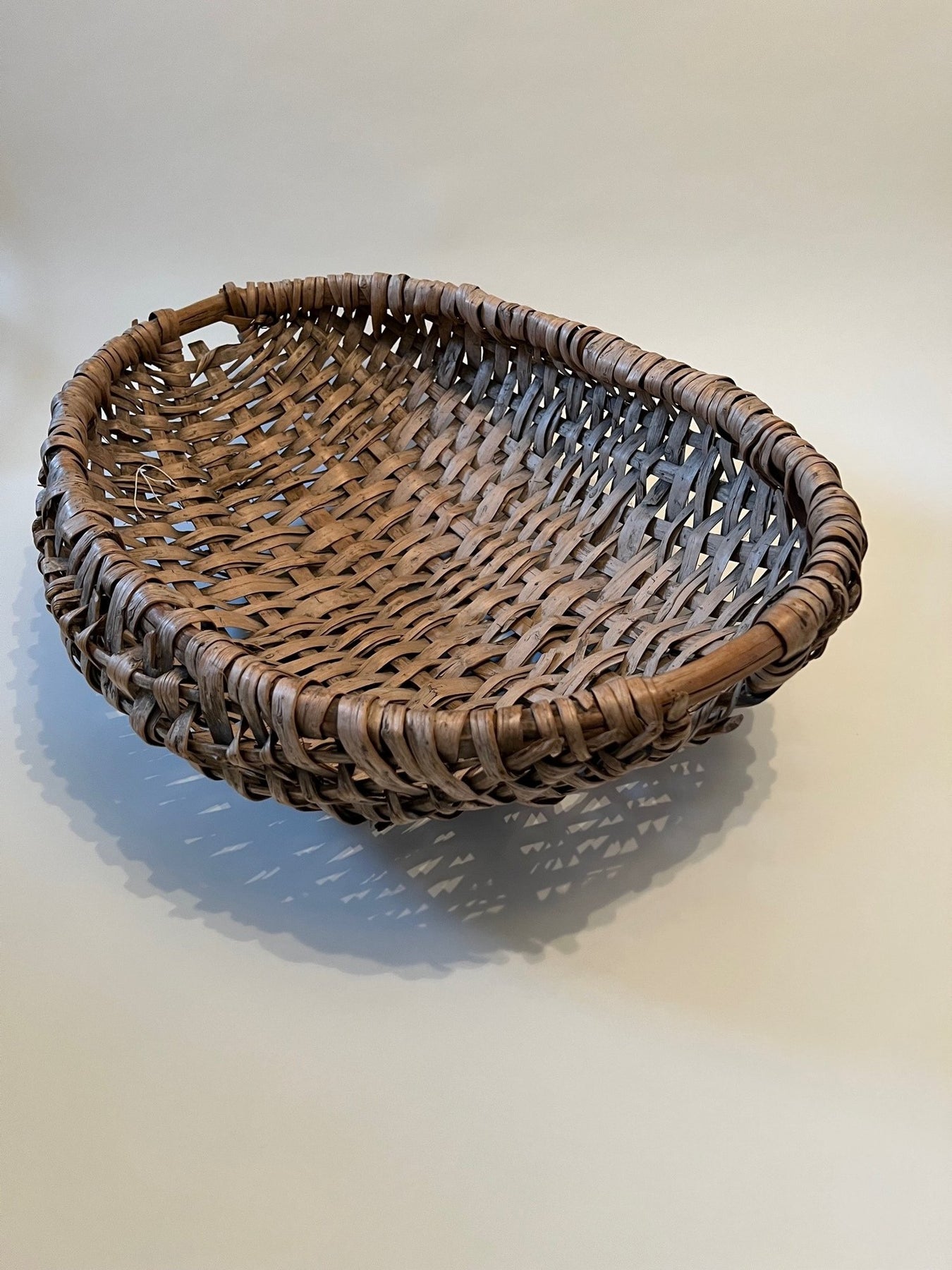 Vintage Retro Oval Fruit Basket Bowl W/ Handle Carrier Home Accent Handmade  Decorating Basket Props Staging Vignette — Saraye